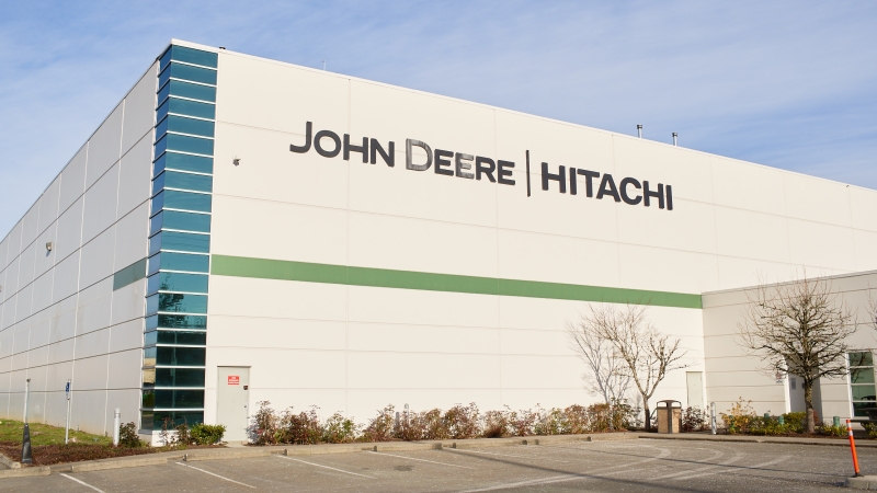 John Deere-Hitachi2